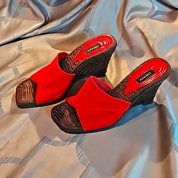 DKNY Red & Brown 4 inch high heel wedge shoe - Picture 1 of 8